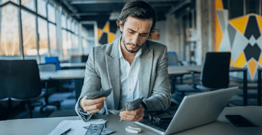 Черные лебеди валютного курса. Что будет с гривной дальше?