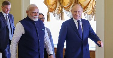 Путин пригрозил военным путем "освободить Донбасс и Новороссию": скандальное интервью