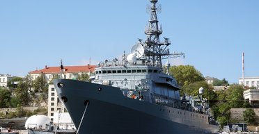 Разбита корма: в сети показали свежие фото корабля "Иван Хурс" в Севастополе (фото)