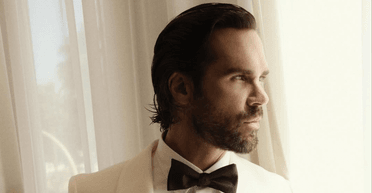 У віці 37 років помер відомий іспанський актор та зірка серіалу Netflix (фото)