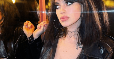 "Увесь наш світ завалився": онука Руперта Мердока розповіла про свій шлюб із репером (фото)