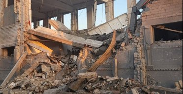 Удар по колонії на Запоріжжі: авіабомба знищила їдальню, ще одна влучила в житло (відео)