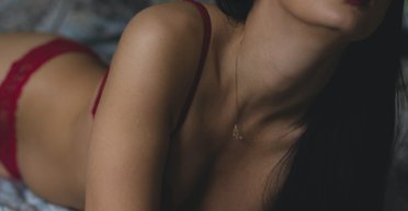 "Пенсию через нюдсы": телеграм-канал ПФУ озадачил "взрослой" фотографией (фото)