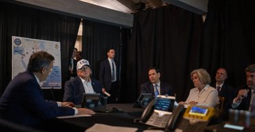 Трампу показують барвисті ролики про війну в Ірані, де немає і слова правди, — ЗМІ