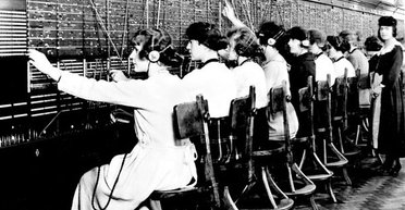 "Не свое дело". Как гробовщик и программист совершили прорыв в телефонии и бухучете