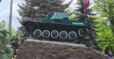 В оккупированном Мелитополе россияне "потеряли" танк Т-70, — СМИ (фото, видео)