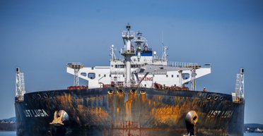 Россия использует танкеры для запуска дронов против Европы: когда и где фиксировали диверсии