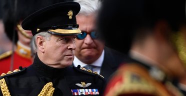 Тайная жизнь принца Эндрю: брат короля Британии не может спать без плюшевых мишек