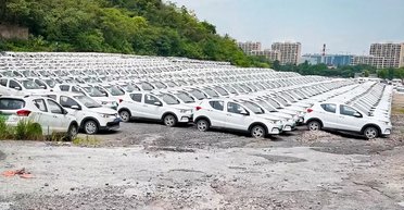 В Китае обнаружили огромное кладбище электромобилей: некоторые из них новые (фото, видео)