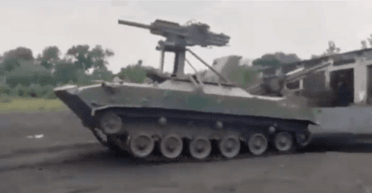 В РФ создали очередную эрзац-машину: установили на БТР-Д сразу два миномета (фото)