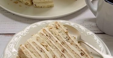 Вишуканий десерт без клопоту: торт "Лук'яна" на сковороді