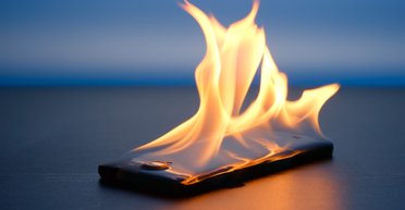 Вчені створили літієві батареї, які гасять себе при пожежі: скоро можуть з'явитися всюди