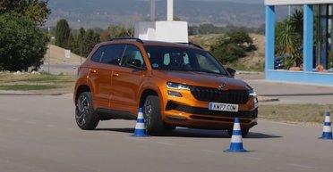 Компактный кроссовер Skoda приятно удивил экспертов своей управляемостью (видео)