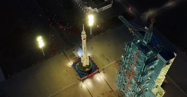 Ракета на старті: Китай замінює екіпаж станції на орбіті, який встановив світовий рекорд (відео)