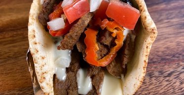 Костюм донер-кебаба продали на аукціоні в Канаді за рекордні $12 тисяч (фото)