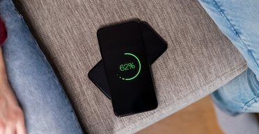 Как выжать больше из разряженной батареи смартфона: 3 простых шага и 1 совет