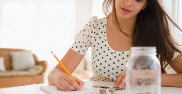 Українці можуть отримати додаткові виплати в серпні: кому заплатять