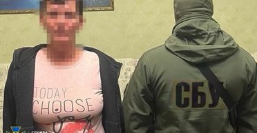 СБУ задержала коллаборантку, которая помогала оккупантам проводить выборы на Запорожье