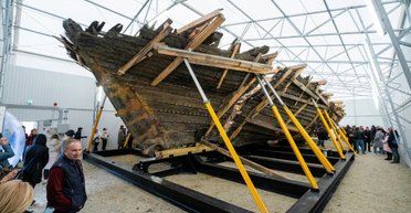 В сердце Таллинна нашли затонувший корабль: почему он оказался в 800 метрах от воды (фото)
