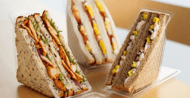 Заприсяглися більше не їсти: люди дізналися, як роблять бутерброди із супермаркетів (відео)