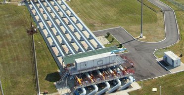 Разрушения и дым: спутниковые фото показали состояние газоизмерительной станции "Суджа" в РФ