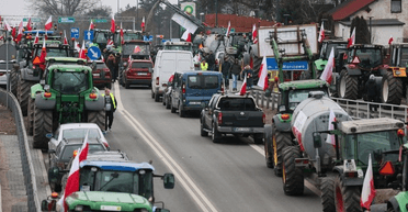 Остановилась вся страна: протесты фермеров парализовали все дороги Польши (фото)