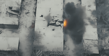 "Насыпай им": 3-я ОШБр показала кадры рейда в оцепленной Авдеевке (видео)