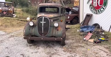Образцовая надежность: старый пикап Ford смог завестись после 65 лет простоя (видео)