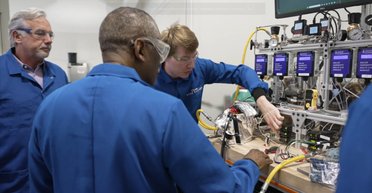 Не аккумулятор, и не топливо: изобретатель водяного пистолета нашел новый источник энергии (видео)