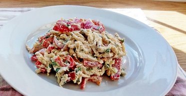 Салат "Киевский": как приготовить вкусную альтернативу "Оливье"