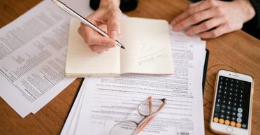 Вписал не те реквизиты: в Одесской области бухгалтер воинской части получал выплаты пропавших без вести