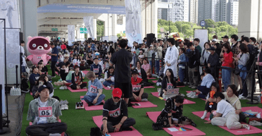 "Ценное занятие" : в Корее на "конкурсе лентяев" победила женщина с 2 работами (фото, видео)