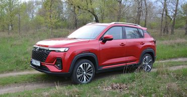 Бюджетный вариант: тест-драйв доступного кроссовера Changan CS35 Plus