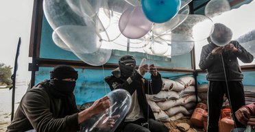 Чиновники Байдена потратили 50 млн долларов на презервативы для Сектора Газы, – Белый дом (фото)