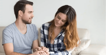 Які компліменти краще не говорити жінкам: фрази, яких варто уникати