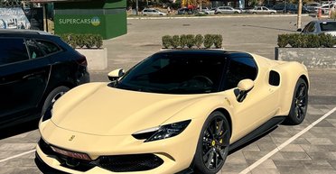 В Киеве появился новый 830-сильный суперкар Ferrari за $340 000 (фото)