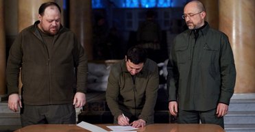 Команда Зеленского создаст новый блок под выборы в Раду: СМИ узнали, кто его возглавит