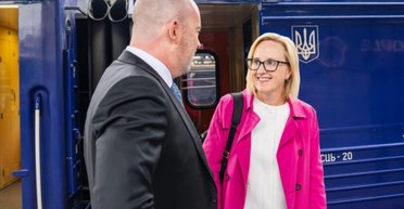 Посол США в Украине уйдет в отставку из-за разногласий с Трампом, — FT