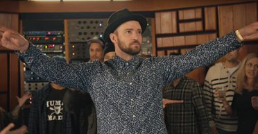 Белый кролик, гулливеры и футбол. 10 композиций для июньского плей-листа