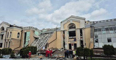 У Конгрес-центрі СумДУ, який постраждав через удар ЗС РФ, мала пройти дитяча вистава (фото)