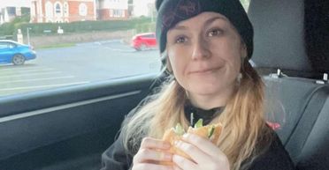 Жінка приймала протизаплідні, а тепер не може впоратися з дивним "симптомом"