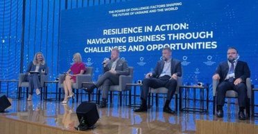 Украина должна сама определить стратегические отрасли развития, — Руслан Шостак во время выступления на КМЭФ