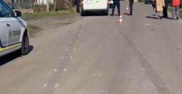На Ровненщине бус сбил жену военного: женщина пожаловалась, что полиция "покрывает" виновника