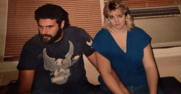 Наглядає за сім'єю: прихована камера спіймала "привид чоловіка, який відвідав дружину" (фото)