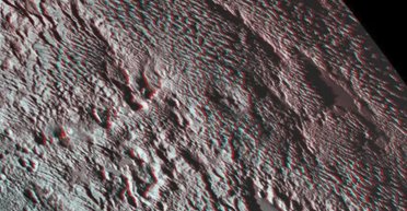 На Плутоні виявлено крижані "хмарочоси" заввишки 300 метрів: що там відбувається (фото)