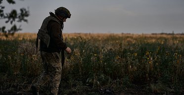 Зеленський підписав закон про службу для чоловіків, старших за 60: що треба знати