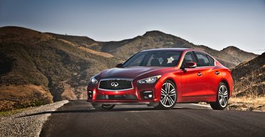 Infiniti Q50. Почти "айфон"