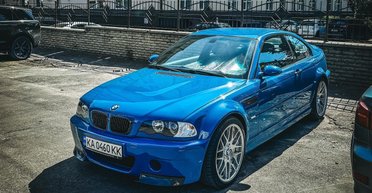 Легенда 2000-х: в Киеве засветился очень редкий заряженный спорткар BMW (фото)