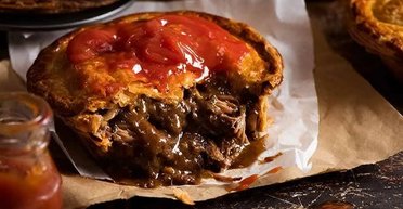 Настоящая классика на вашем столе: рецепт австралийского мясного пирога