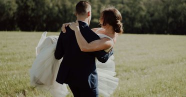 Сколько пар поженились за первую половину 2025 года и в каких областях больше всего